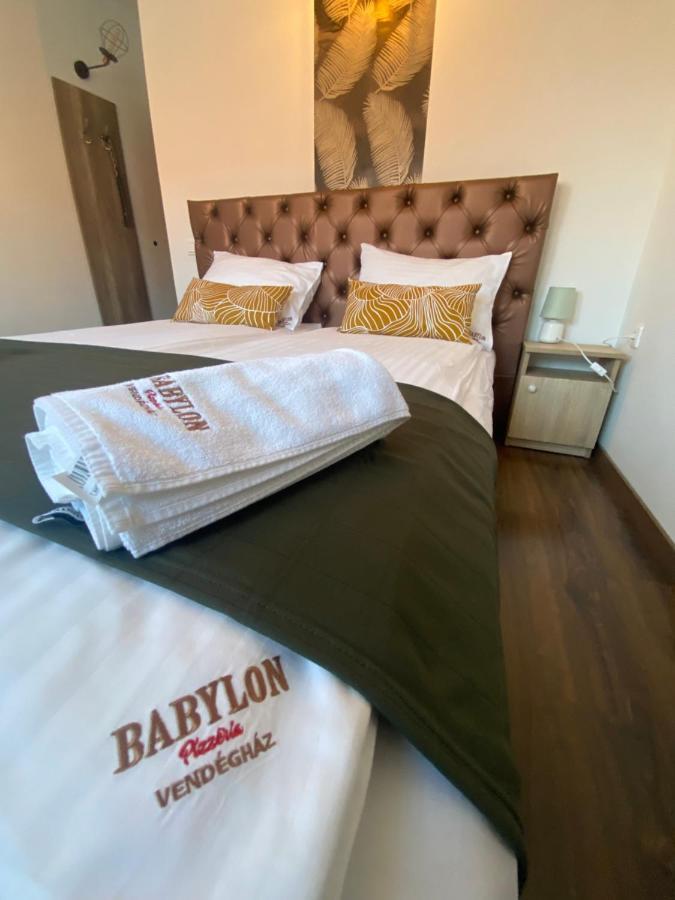 Babylon Pizzeria Vendeghaz Gasthuis *